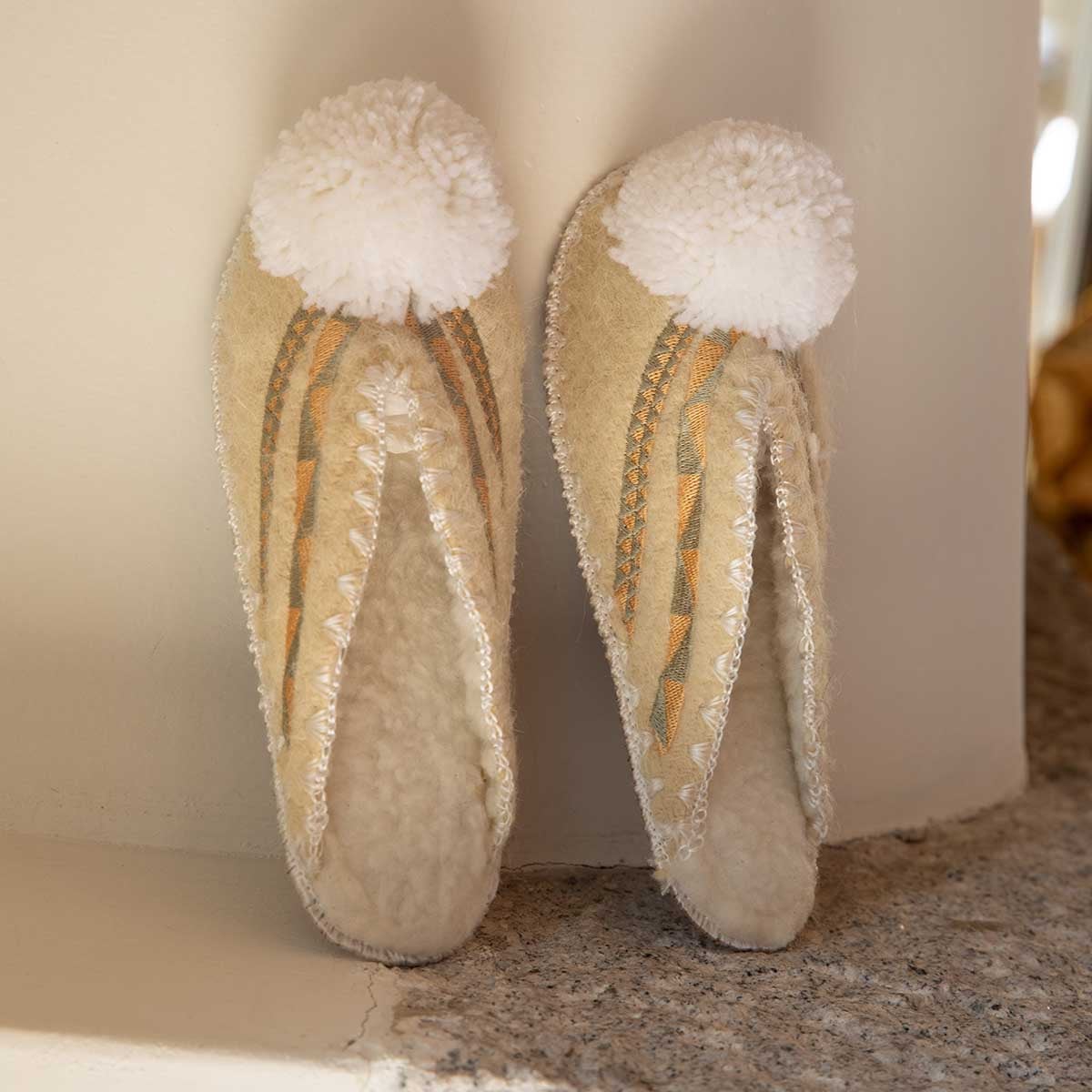 Resultat Grønne bønner klint Greece Pom-Pom Slippers | Crabtree & Evelyn